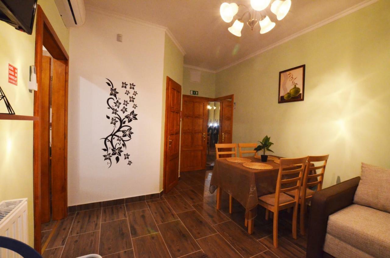 Bathory Apartman Apartment Егер Екстериор снимка