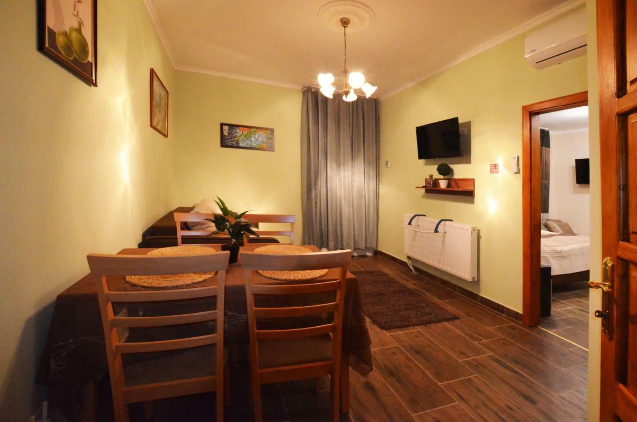 Bathory Apartman Apartment Егер Екстериор снимка