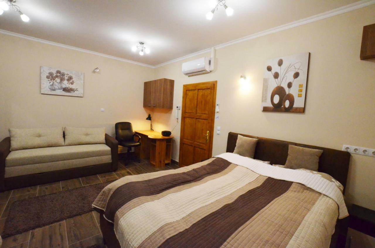 Bathory Apartman Apartment Егер Екстериор снимка
