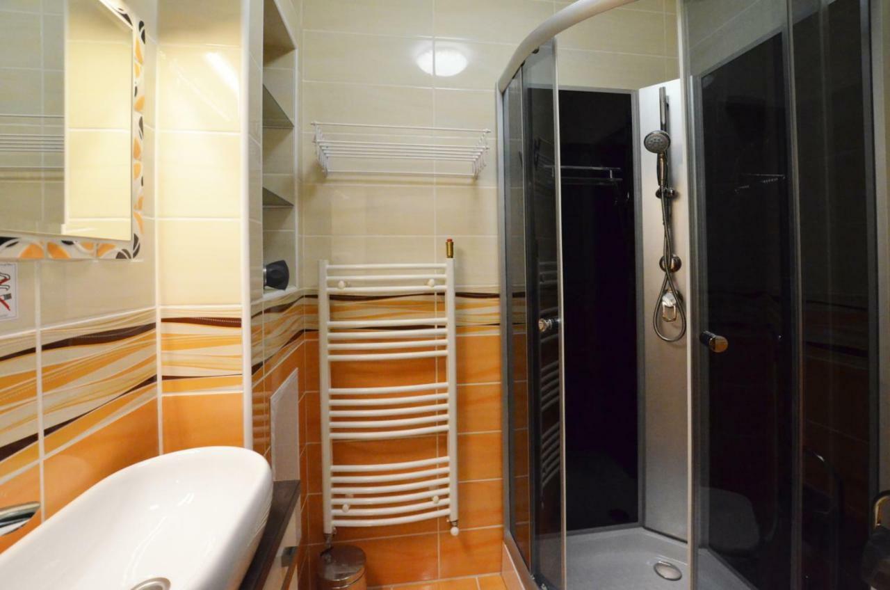 Bathory Apartman Apartment Егер Екстериор снимка